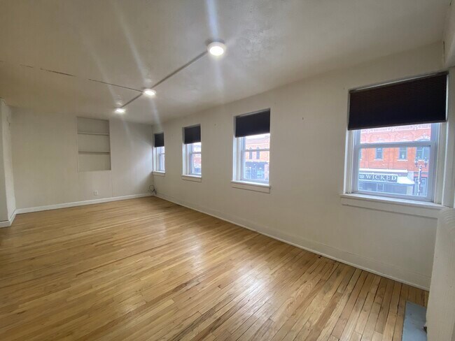 Foto del edificio - 609 Saint Joseph Street, Unit 9