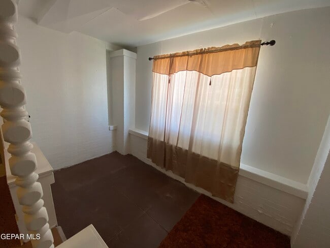 Building Photo - 3211 Tularosa Ave