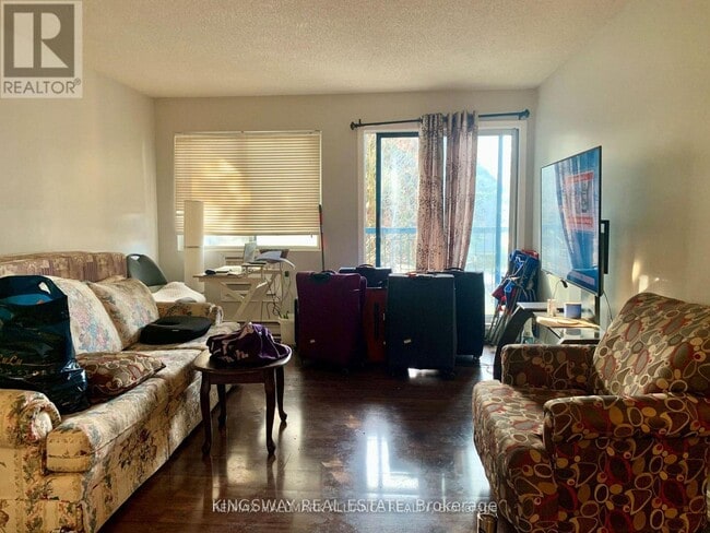 Photo du bâtiment - 95 Trailwood Dr