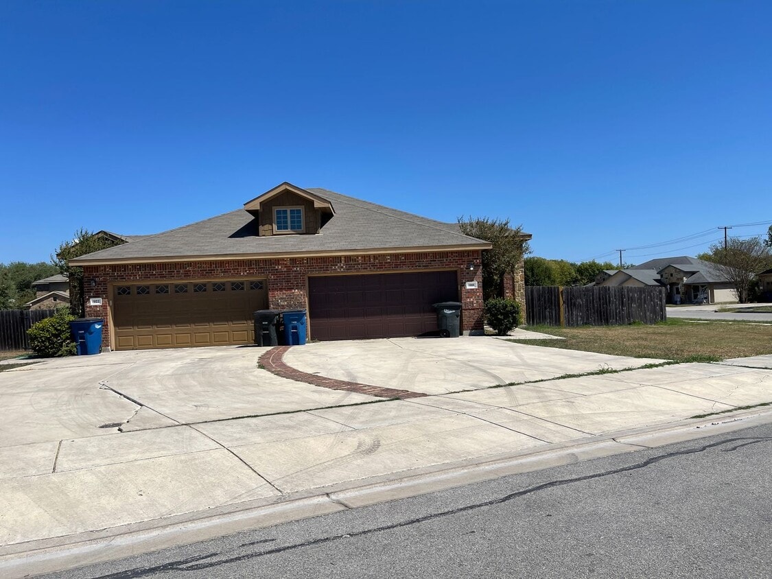 Primary Photo - Townhome for rent