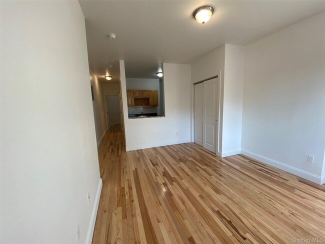 Building Photo - 91 Elm St
