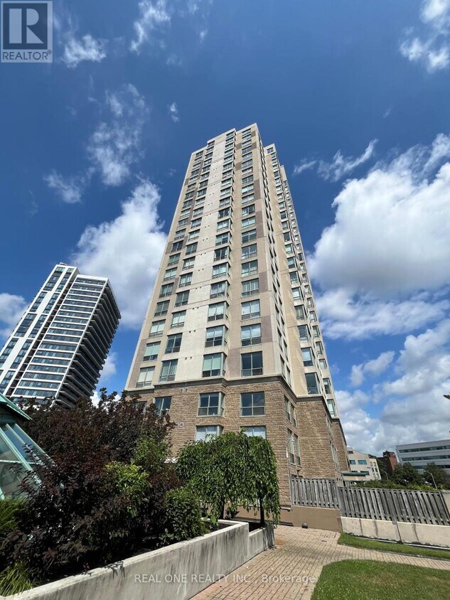 Photo principale - 101-1101 Subway Crescent