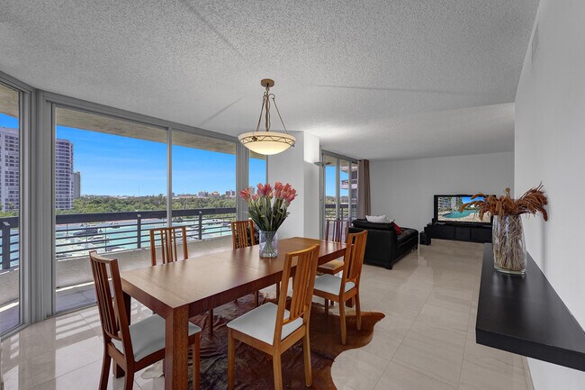 Foto del edificio - 3500 Mystic Pointe Dr