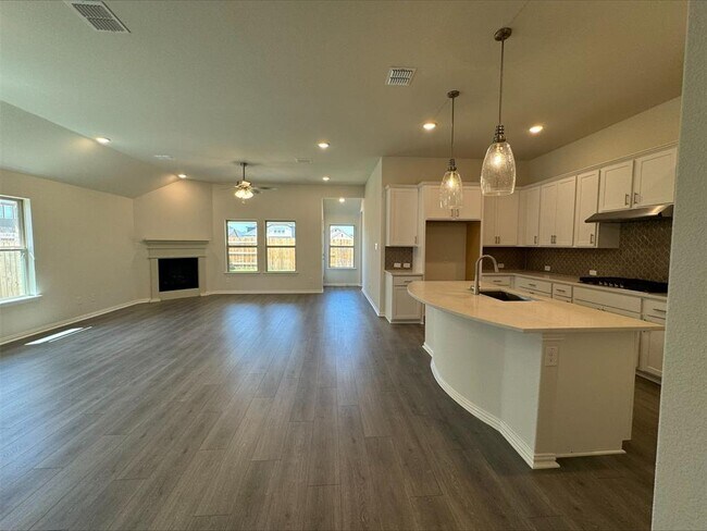 Building Photo - 417 Durian Lp