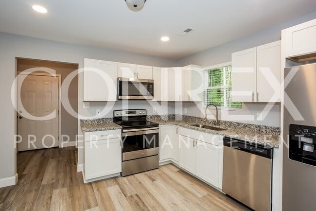 Building Photo - Beautiful 3 Bedroom (Built in 2022!)