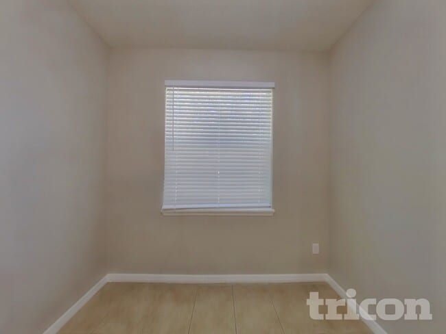 Foto del edificio - 502 Azalea Bloom Dr