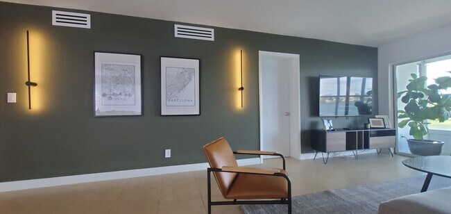 Foto del edificio - 18901 NE 14th Ave