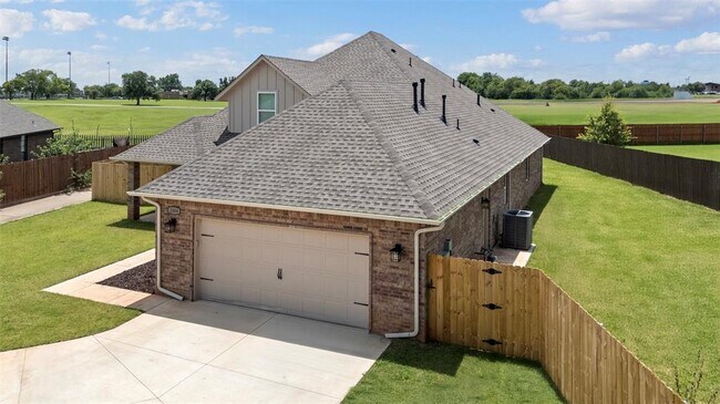 Building Photo - 1504 Sandpiper Ln