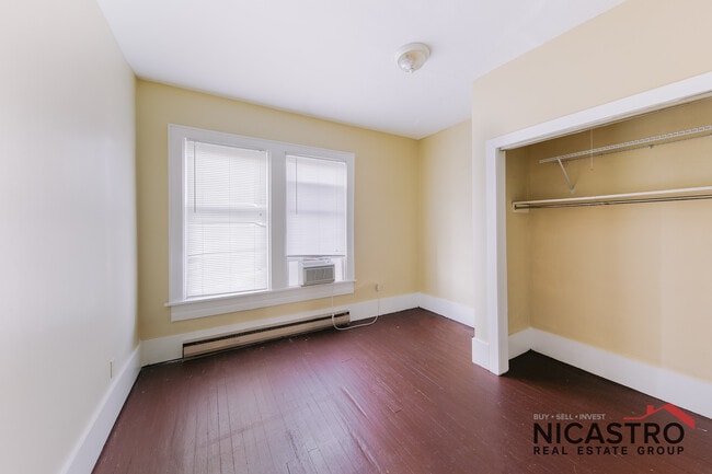 Foto del edificio - 252 E Lane Ave