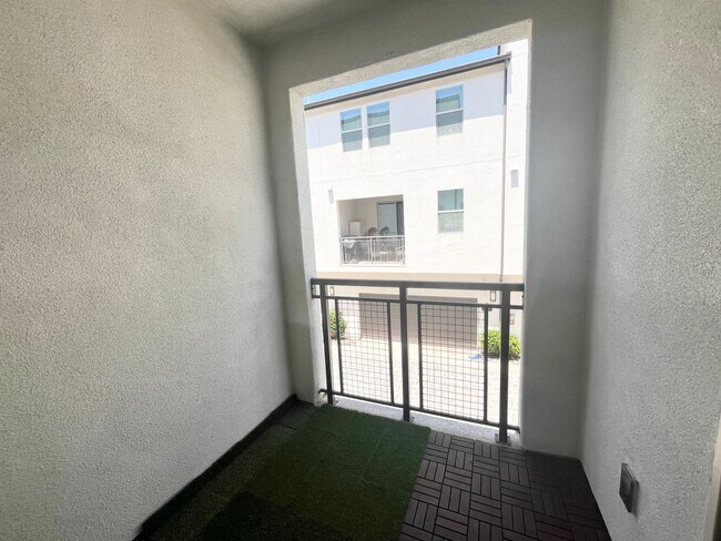 Foto del edificio - 16755 Coyote Bush Dr