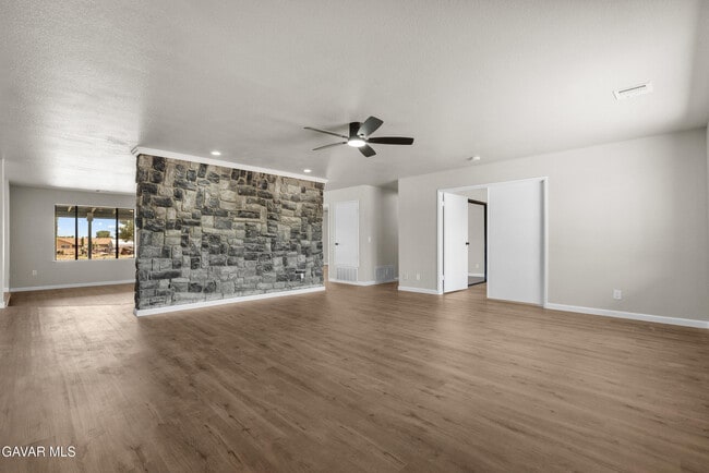 Building Photo - 5039 W Ave K 14