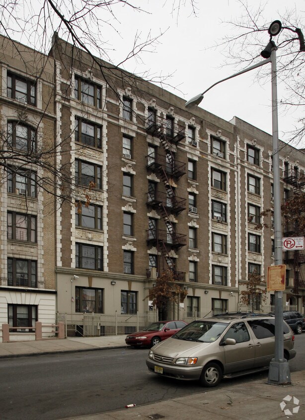 Building Photo - 287 Edgecombe Ave