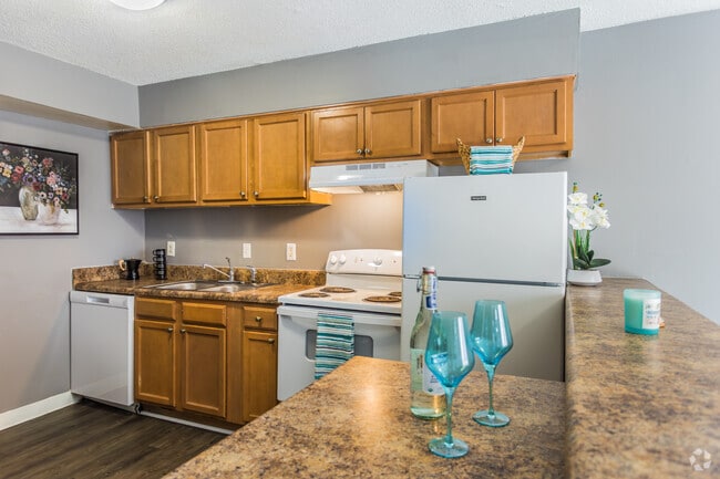 2BR, 1.5BA - Townhome - 1,156SF - Kitchen - Annies Townhomes