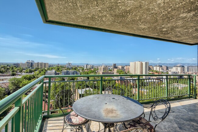 Foto del edificio - 550 E 12th Ave