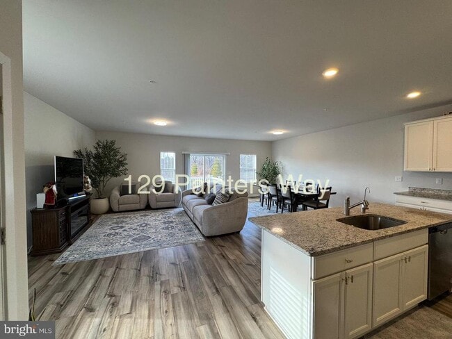 Building Photo - 129 Painters Wy