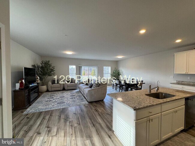 Foto del edificio - 129 Painters Wy