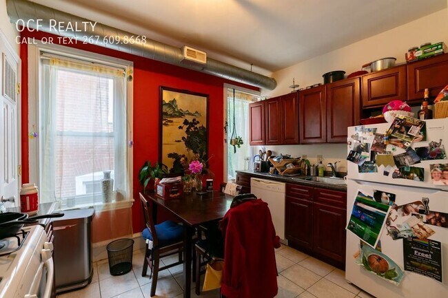 Building Photo - 2 Bed University City Apartment