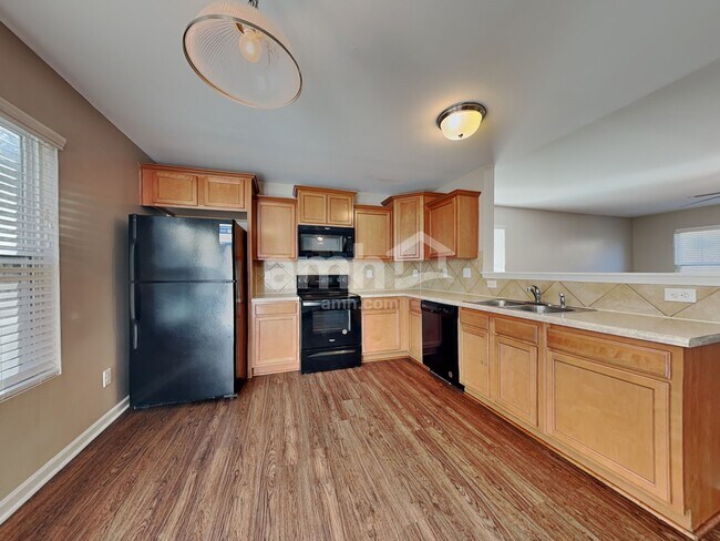 Foto del edificio - 15709 Lakepoint Forest Dr