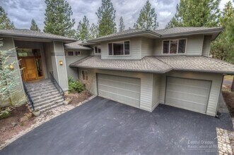 Building Photo - 3361 NW McCready Dr