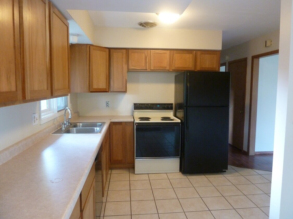 new glass top range included (replaced) - 3315 18th ave nw