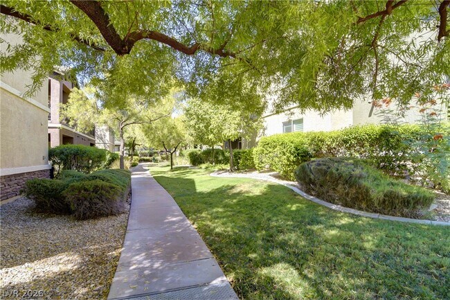 Foto del edificio - 8324 W Charleston Blvd