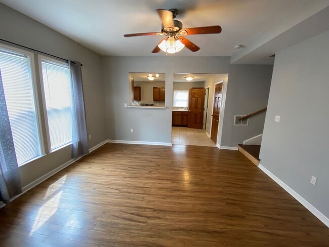 Building Photo - 2513 Deming Ave