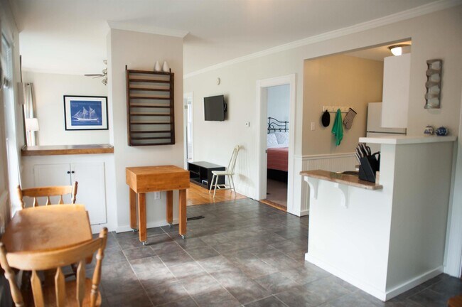 Building Photo - 90 Longwood Ave