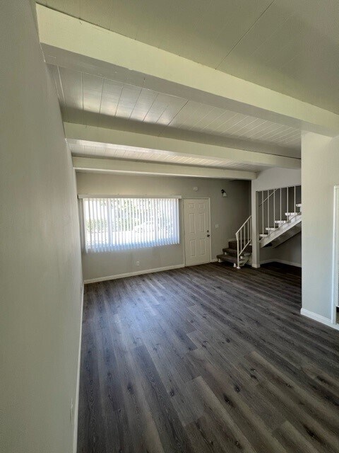 living room - 215 S Esplanade St