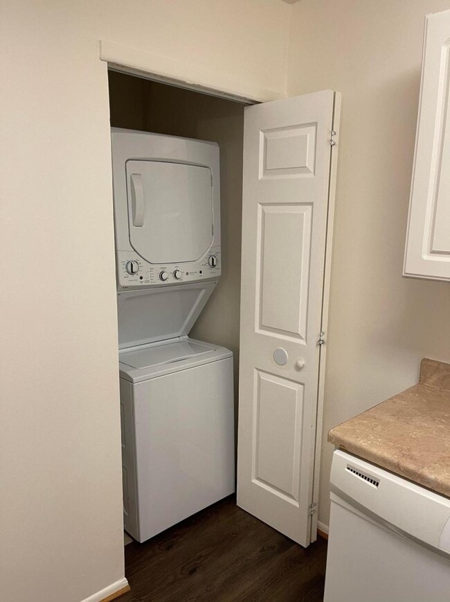 Foto del edificio - 5804 Lantana Cir