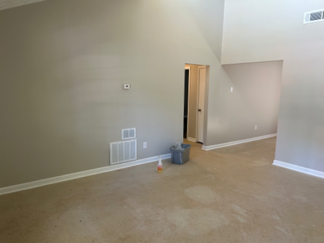 Building Photo - 136 Ashmore Ct