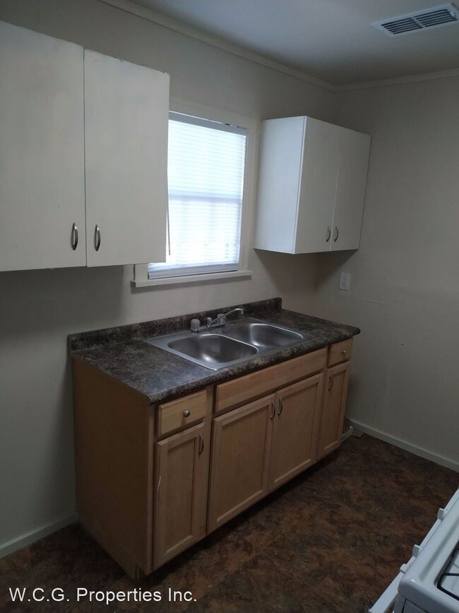 Building Photo - 2 br, 1 bath House - 6122 Canal Blvd