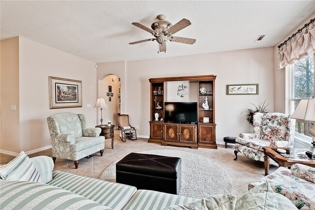 Foto del edificio - 15 Glenbrook Ln