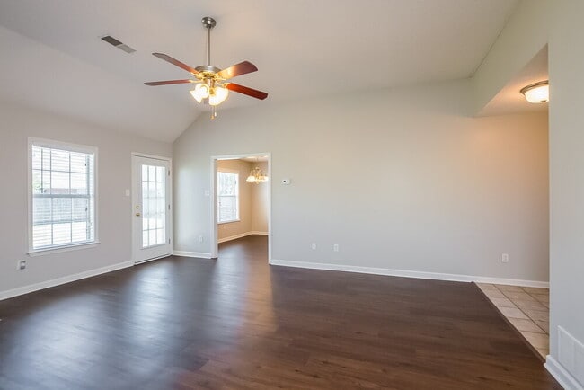 Building Photo - 7722 Pin Cove