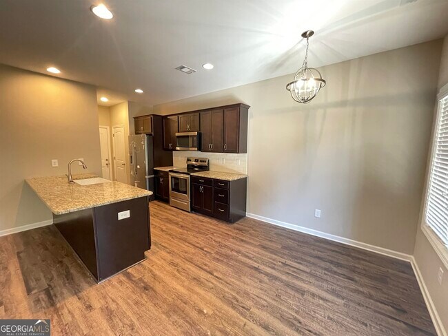 Building Photo - 648 Wilbanks Rd
