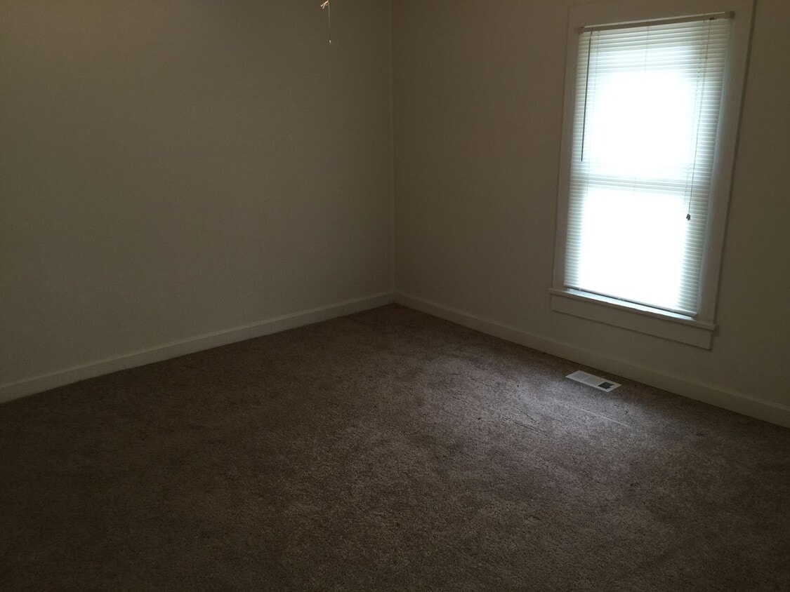 Foto principal - 805 Keller Ave