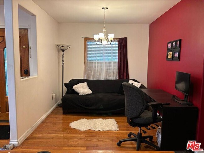 Foto del edificio - 5764 W 85th Pl