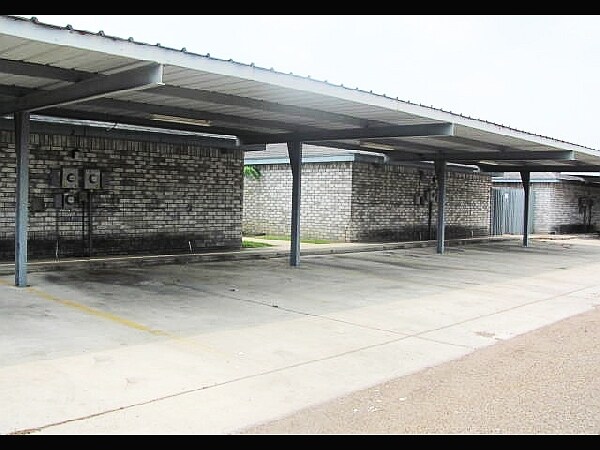 Building Photo - 712 Quail Ave
