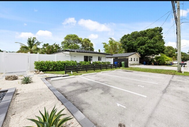 Foto del edificio - 1702 SW 20th St