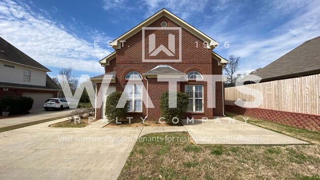 Foto del edificio - Great 3-Bed, 2-Bath Home in Fultondale