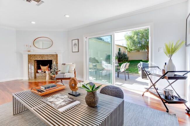 Foto del edificio - 8345 Westlawn Ave
