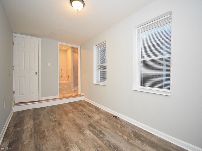 Building Photo - 2 br, 2 bath House - 1000 E Biddle St