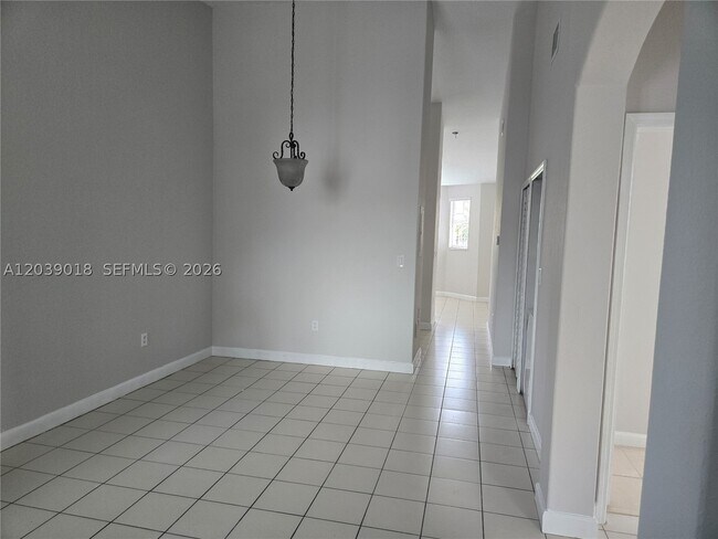 Foto del edificio - 2460 SE 16th Terrace
