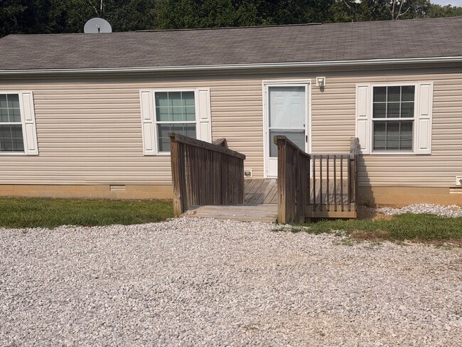 Building Photo - 163 Clays Ct