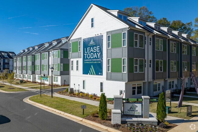 Building Photo - Towns at Eastland - Townhomes for Rent in Charlotte, NC