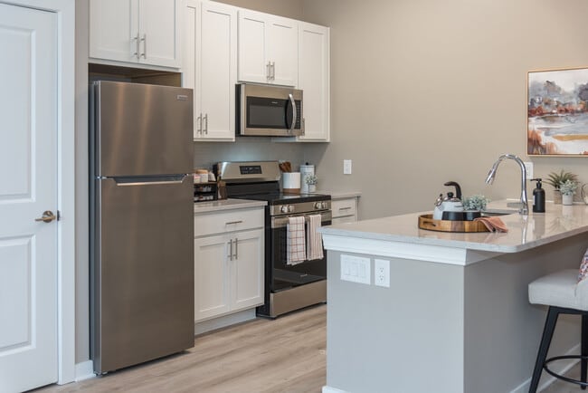 Building Photo - Acclaim at Cary Pointe 62+