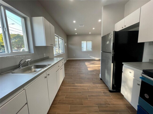 Foto del edificio - 4719 NW 15th Ct