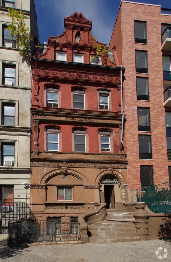 Primary Photo - 2064 5th Ave
