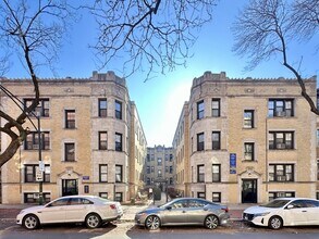 Building Photo - 434.5 W Belden Ave