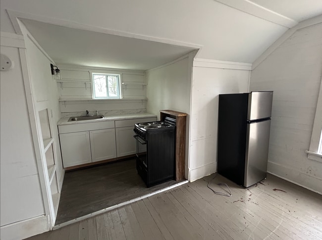 Building Photo - 500 22nd St E