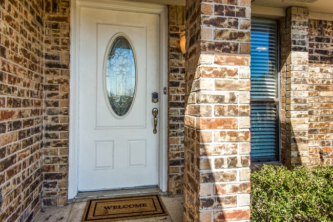 Photo - 2015 Stradivarius Ln House